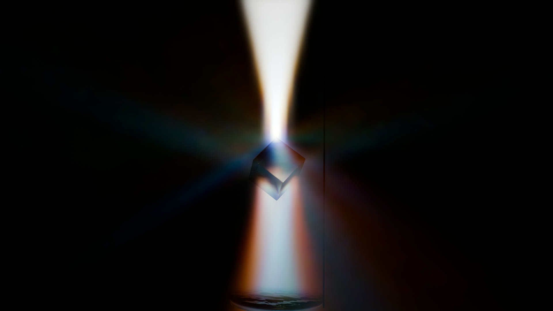 Light beam relayed through glass in fog